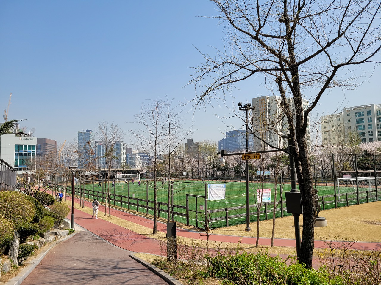 进一步推高 进一步推高